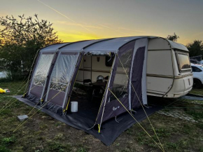 Duży Komfortowy Camping w Jastarni 40m od Zatoki Puckiej plac campingowy Duna